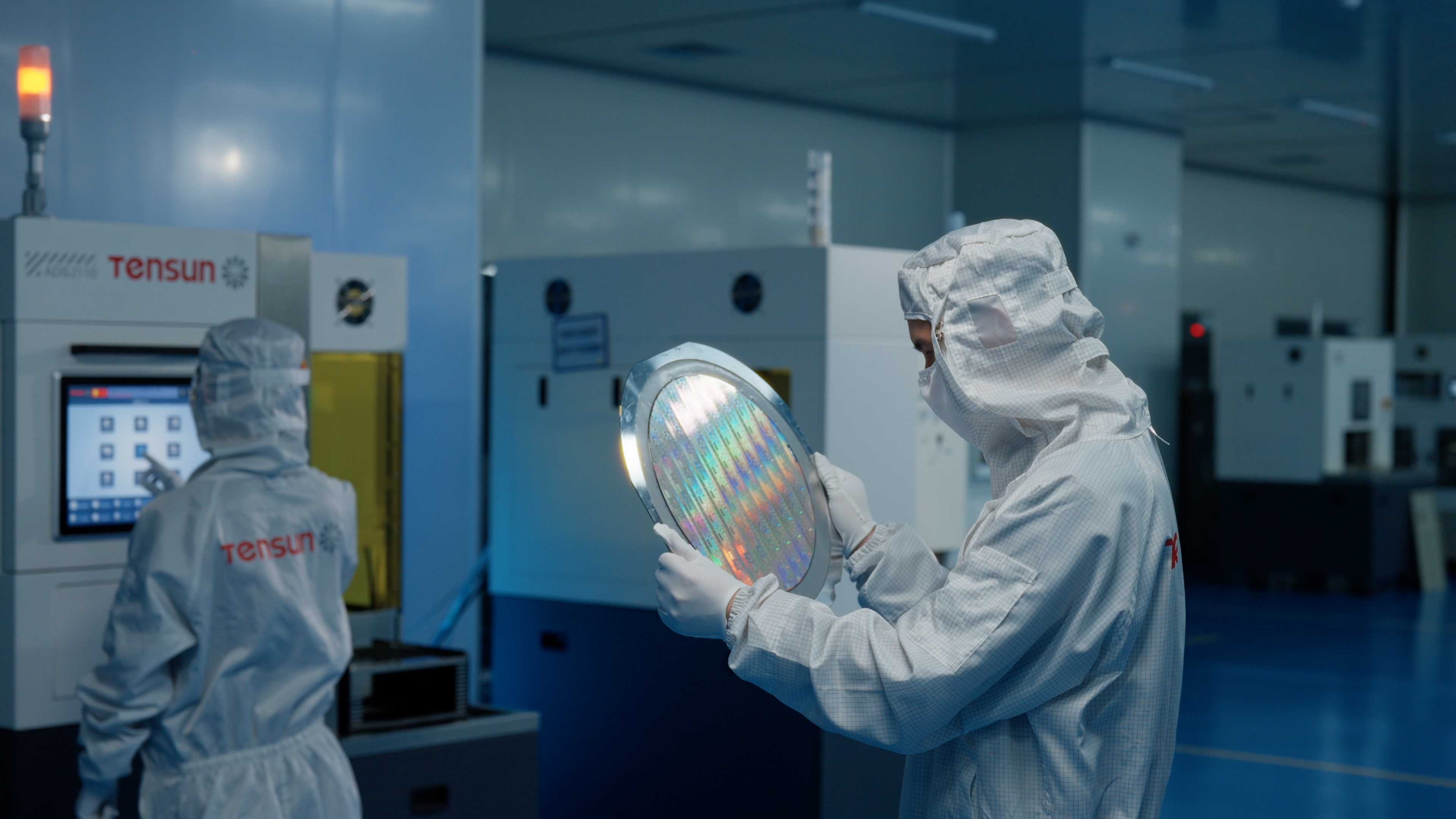 用精密點膠破解倒裝芯片Underfill技術(shù)困局